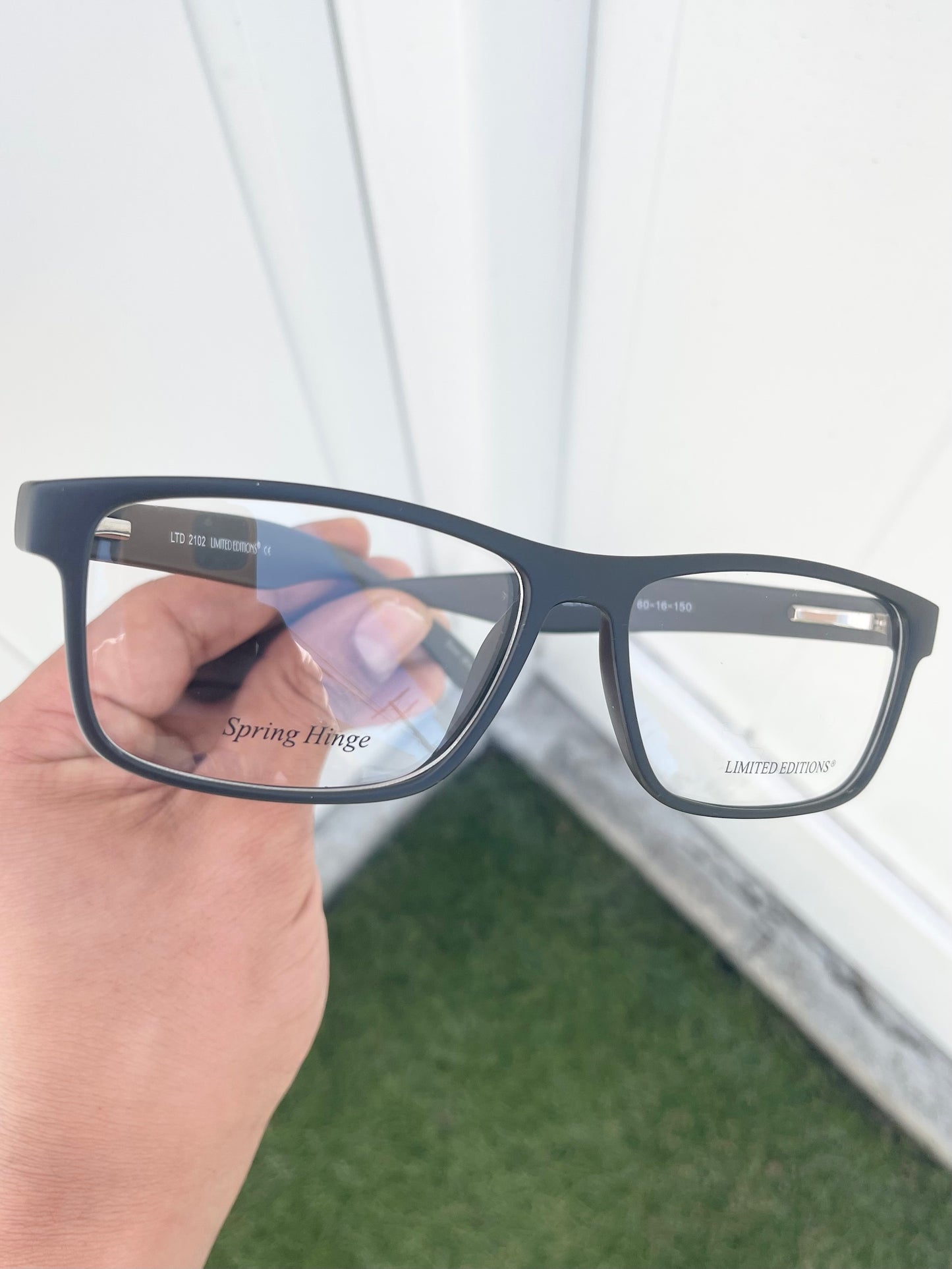Limited Editions #2102 Black